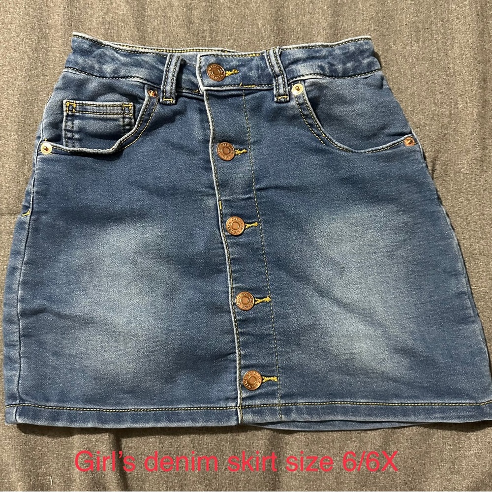 Girls denim skirt size 6/6X